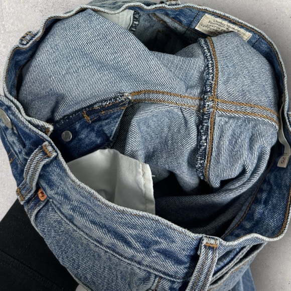 Levis Wedgie Button Fly High Rise Jeans Womens Size‎ 25 Raw Hem Denim Minimalist - Picture 9 of 10